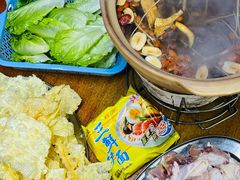 -威邵鸡煲(西华路总店)