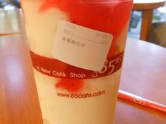 草莓酸奶冰沙-85度C(南京珠江华海店)