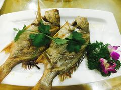 -鑫悦楼煎蟹·16年海鲜大排档