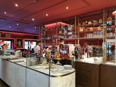 餐具摆设-Cafe Sacher(WIEN)