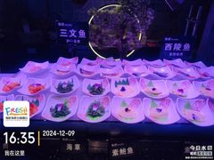 -领鲜活海鲜榴莲自助火锅(东门店)