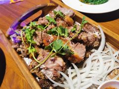 巴柯祖传焖烤羊腿-纳瓦新疆菜(银都店)
