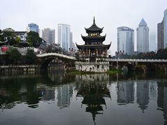 -包整·丝娃娃(一览甲秀楼风景店)