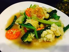 -Neary Khmer Restaurant
