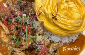 Egg and Tomato Slow-Cooked Beef Rib Rice