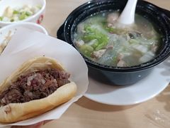 -闫家驴肉老店(华电一校店)
