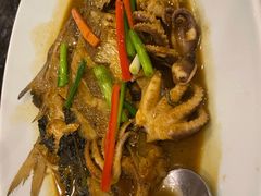 红烧杂鱼-菲乐餐厅(三十年经营·湖滨路店)