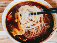 红油米线-老字号杨坡红油米线腊汁肉夹馍(东四道巷店)