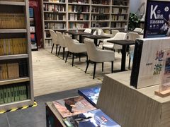 -钟书阁(群光广场店)