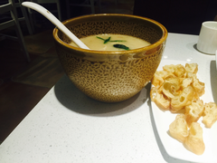 老济南甜沫-闫府私房菜·百年鲁菜(恒隆店)
