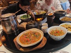 -帅巴人舅母子腊蹄民俗村