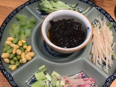 杂酱面的配料-四季民福烤鸭店(前门廊房二条店)