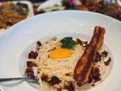 -Chom Cafe and Restaurant
