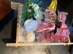 -铭牛烧肉·和牛海鲜自助(高新月牙湖店)