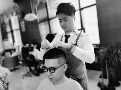 -尼特斯男士发型馆