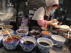 -八一路好吃街(雨田商务大厦店)