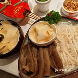 左庭右院是潮汕火锅一直会去吃的，个人里面的每个单品都