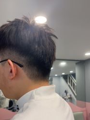 -15C7 男士理发馆 烫染专业店