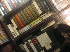 -钟书阁(松江泰晤士小镇店)