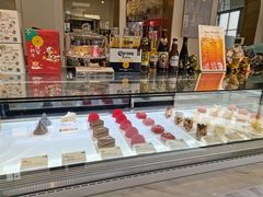 -Fridi Patisserie Cafe