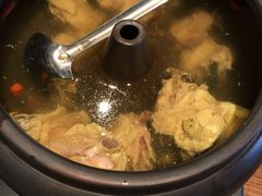 -云海肴·汽锅鸡·云南菜(天山百盛优客店)