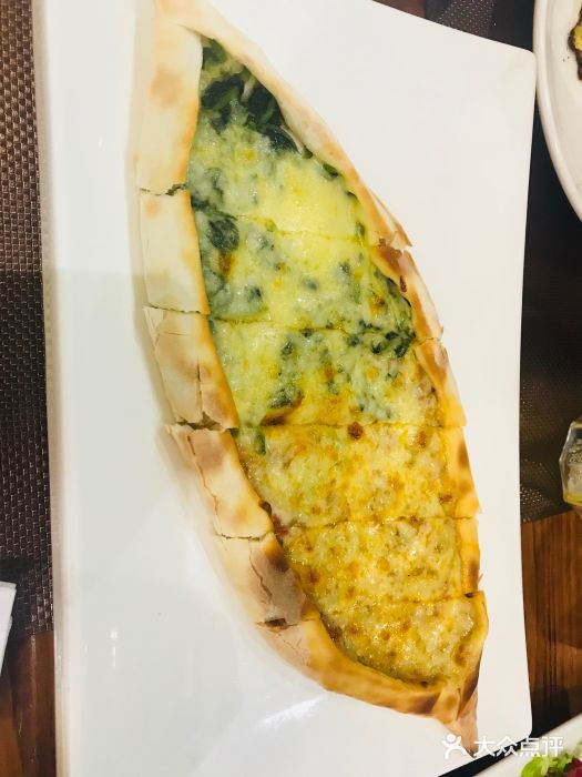 TUK土耳其餐厅·下午茶(卢湾店)菠菜芝士披萨图片
