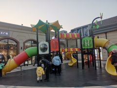 -王府井奥莱临潼小镇(临潼店)