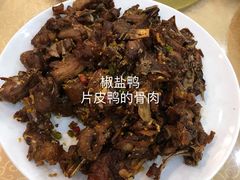 -鹏城人家海鲜酒家·23年老字号(较场尾店)