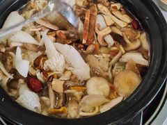 -原林野山菌火锅·炒菌(关上野生菌一条街店)
