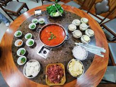 -黄利砖万峰林布依特色酸笋牛肉馆