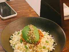 牛油果拌饭-小食院简餐厅
