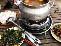 牛肉火锅-Cau Go Vietnamese Cuisine