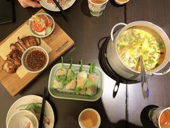 -大头虾越式风味餐厅(光明广场店)