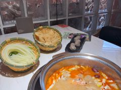 -喃喃椰·糟粕醋·椰子鸡火锅(七堡花园店)