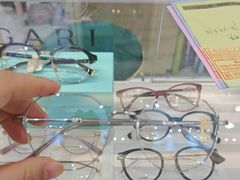 -美式眼镜·授权蔡司.依视路.尼康.豪雅.明月(人民广场店)