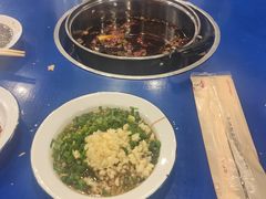-马路边边串串香形象店(磐石路店)