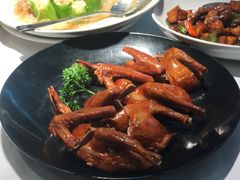 红烧乳鸽-汤城小厨•粤菜•靓汤(金宝街店)