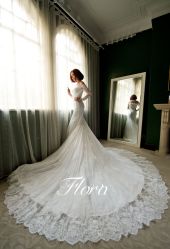 大众001-Flora婚纱礼服定制租赁店