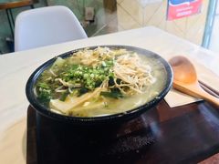 -蒙小妹骨汤饭.米线(新光路店)