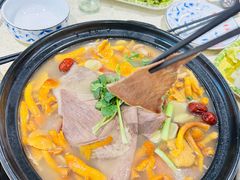 -九寨沟特色牦牛肉汤锅