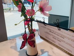 桌子上的花-哈根达斯(西安路店)