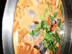 -野山舂·贵州现舂酸汤火锅(鸿通城店)