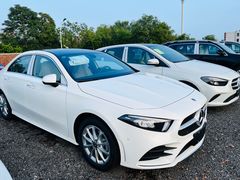 -天津波士信达奔驰4S店(卫津南路店)