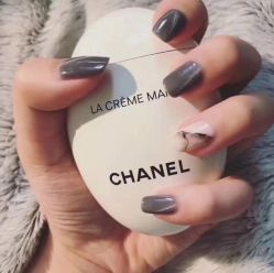 -U mi Nail美甲工作室