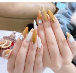 -花系美·美甲美睫精品店