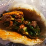 晚上不太饿就叫点小吃外卖,乐山牛肉卡饼里面有蒸牛肉