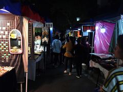 -吴山路夜市