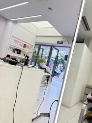 -PE SALON