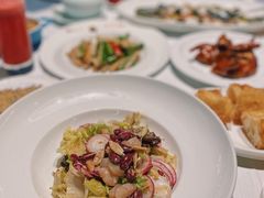 鲜虾榄仁沙拉-北京厨房(西安SKP店)