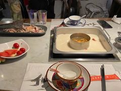 -尚尚仙·酸汤猪手·猪肚鸡火锅(华联万柳购物中心店)